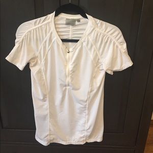 Short sleeve activewear top