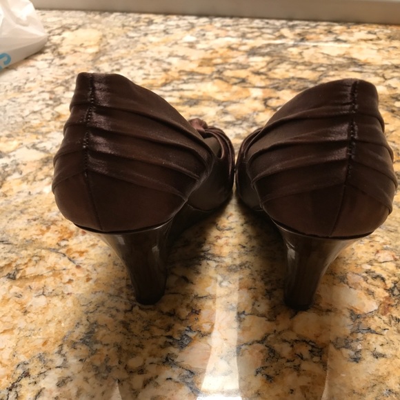 👠size 7 - Picture 2 of 3