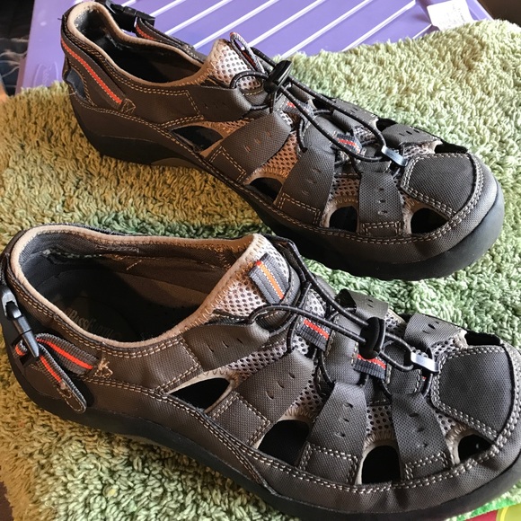 bass earth shoes