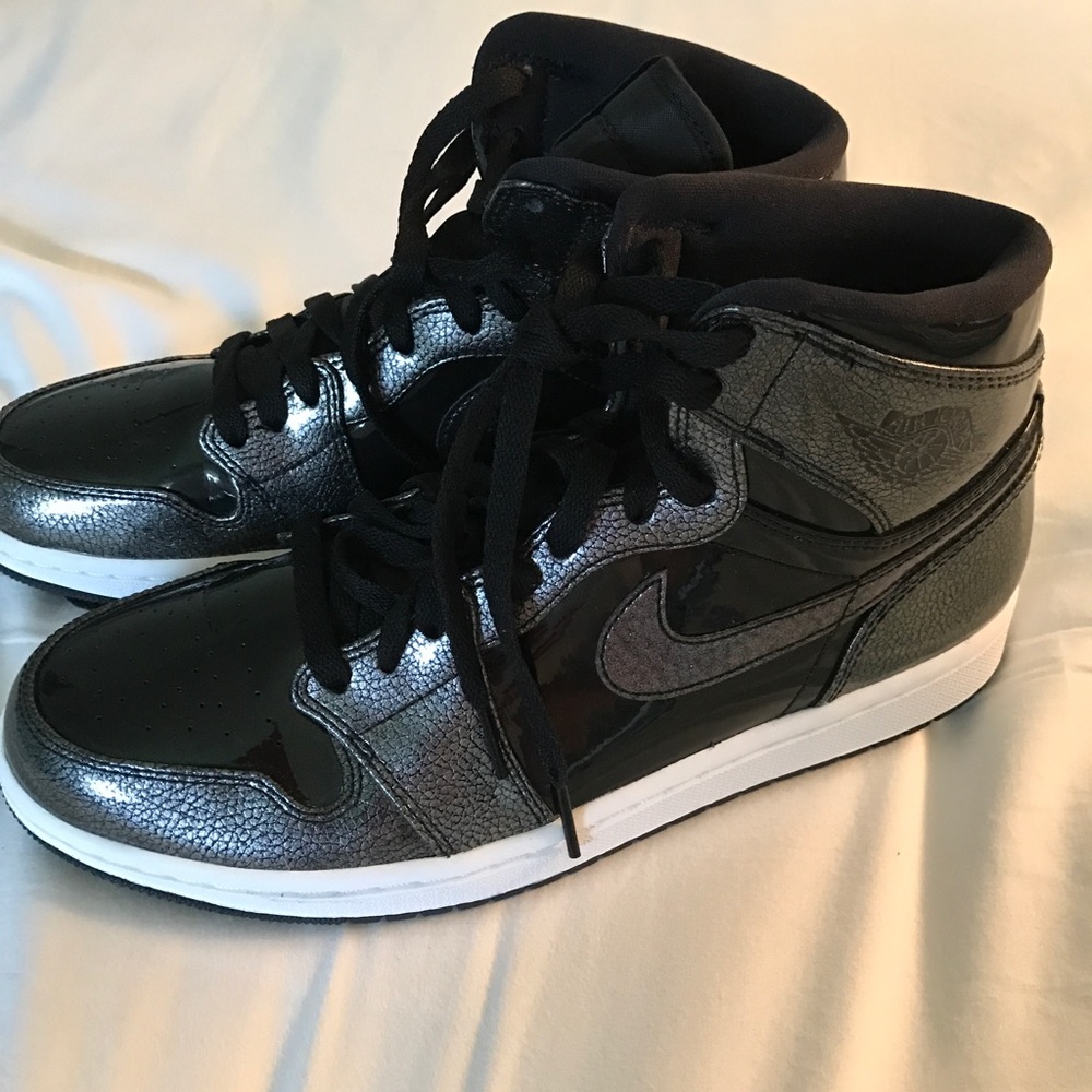 Jordan One Metallic Black