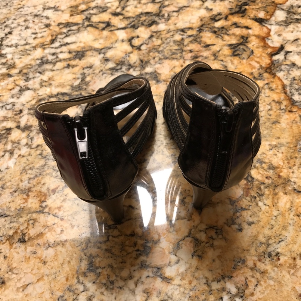 👠size 7 - Picture 2 of 3