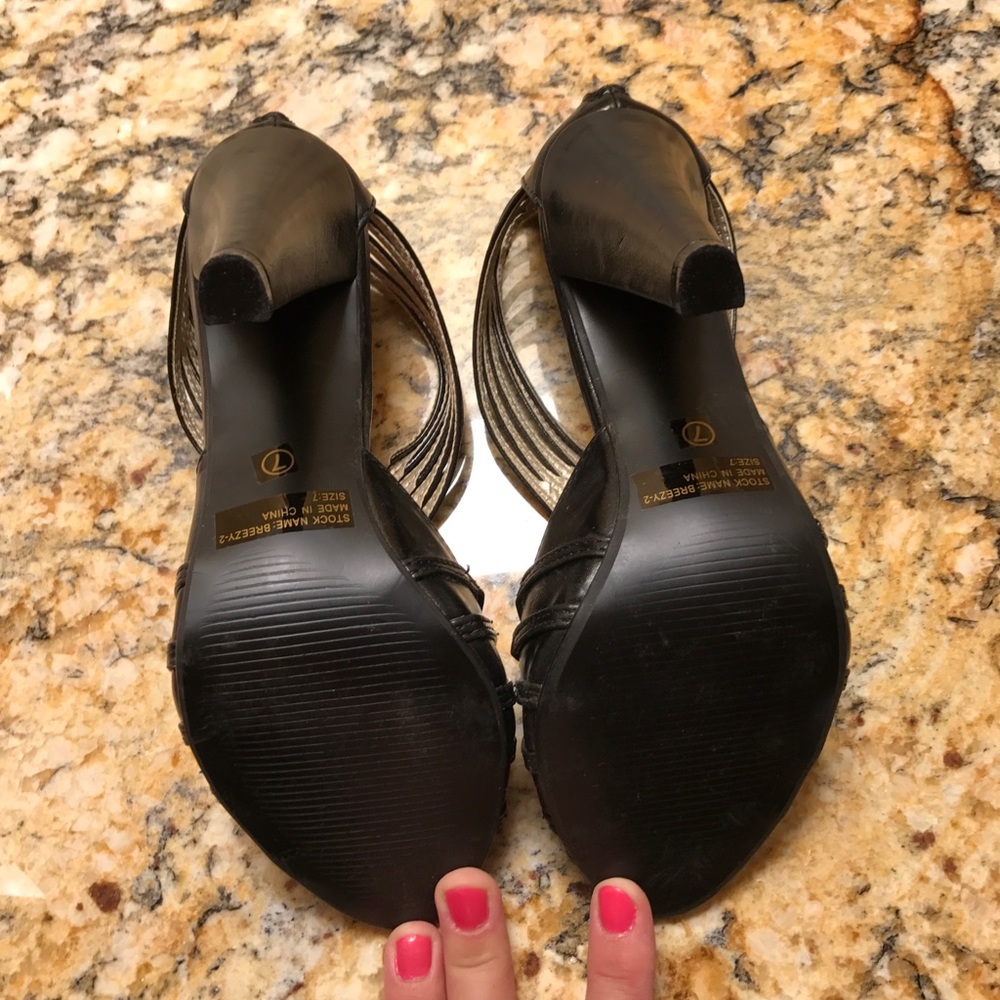👠size 7 - Picture 3 of 3