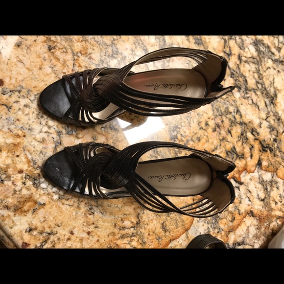 👠size 7 - Picture 1 of 3