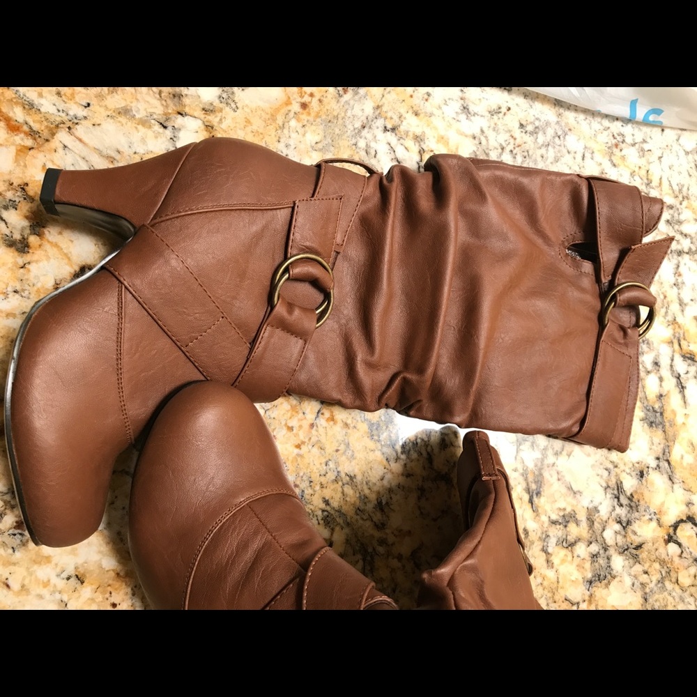 👢size 7 - Picture 3 of 8