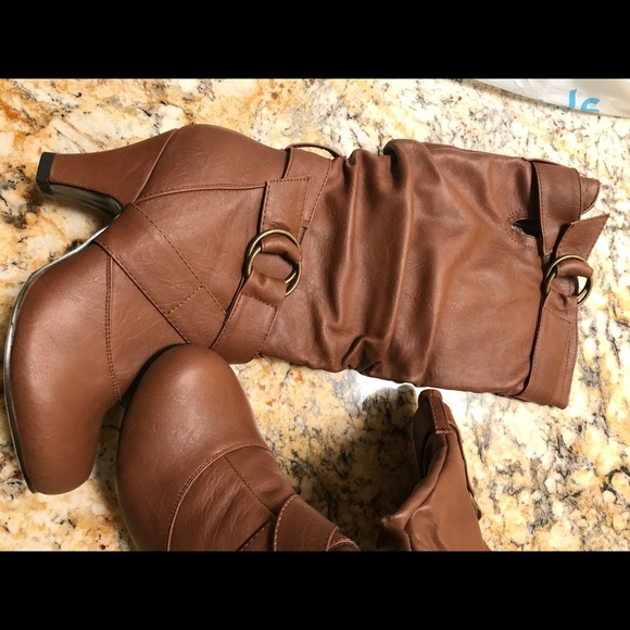 👢size 7 - Picture 3 of 8