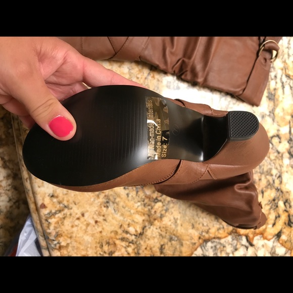 👢size 7 - Picture 4 of 8