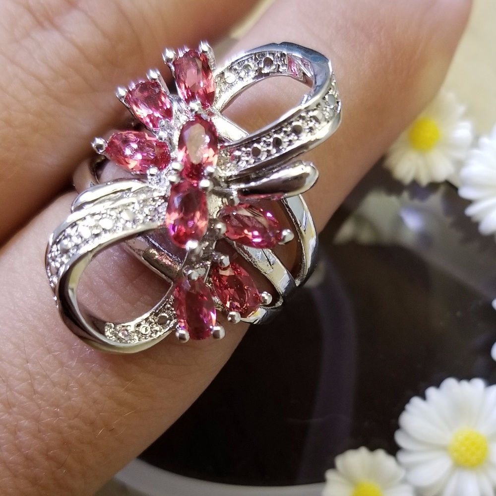 18k Swarovski flower 8 ring - Picture 2 of 8
