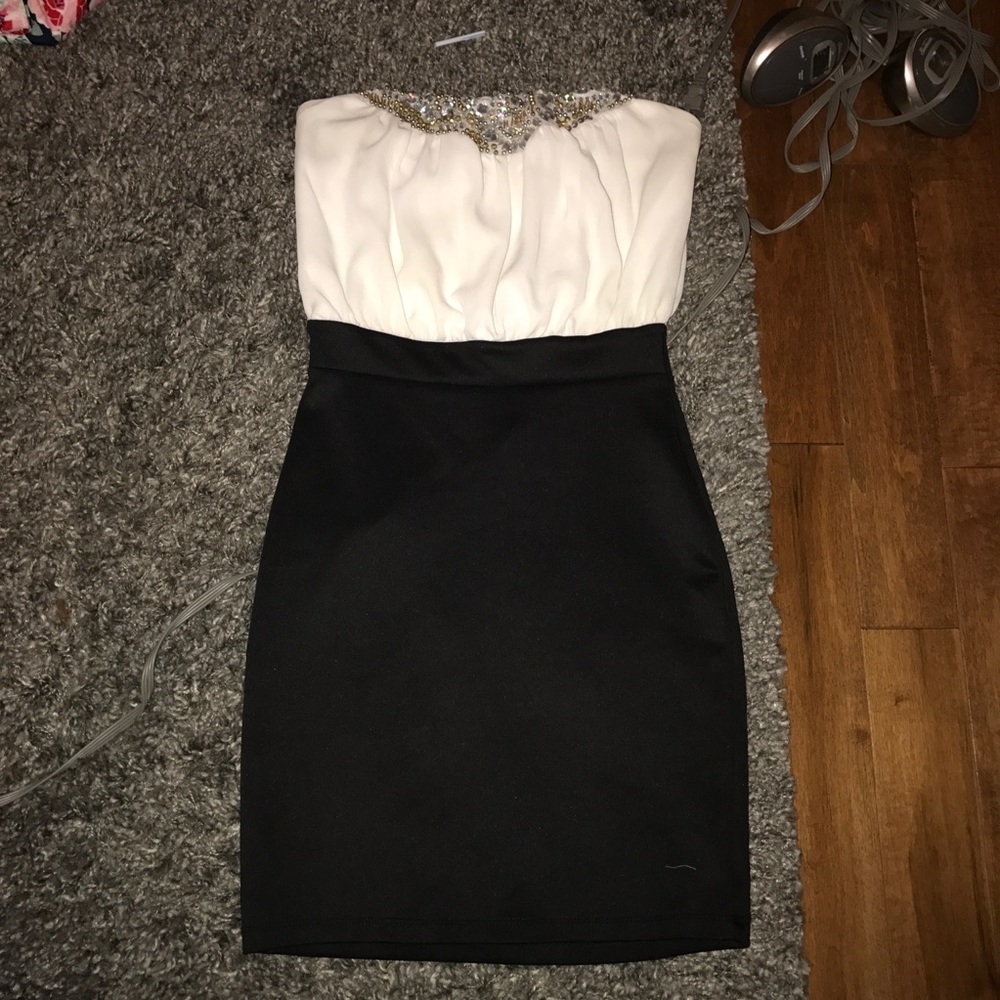 Strapless dress