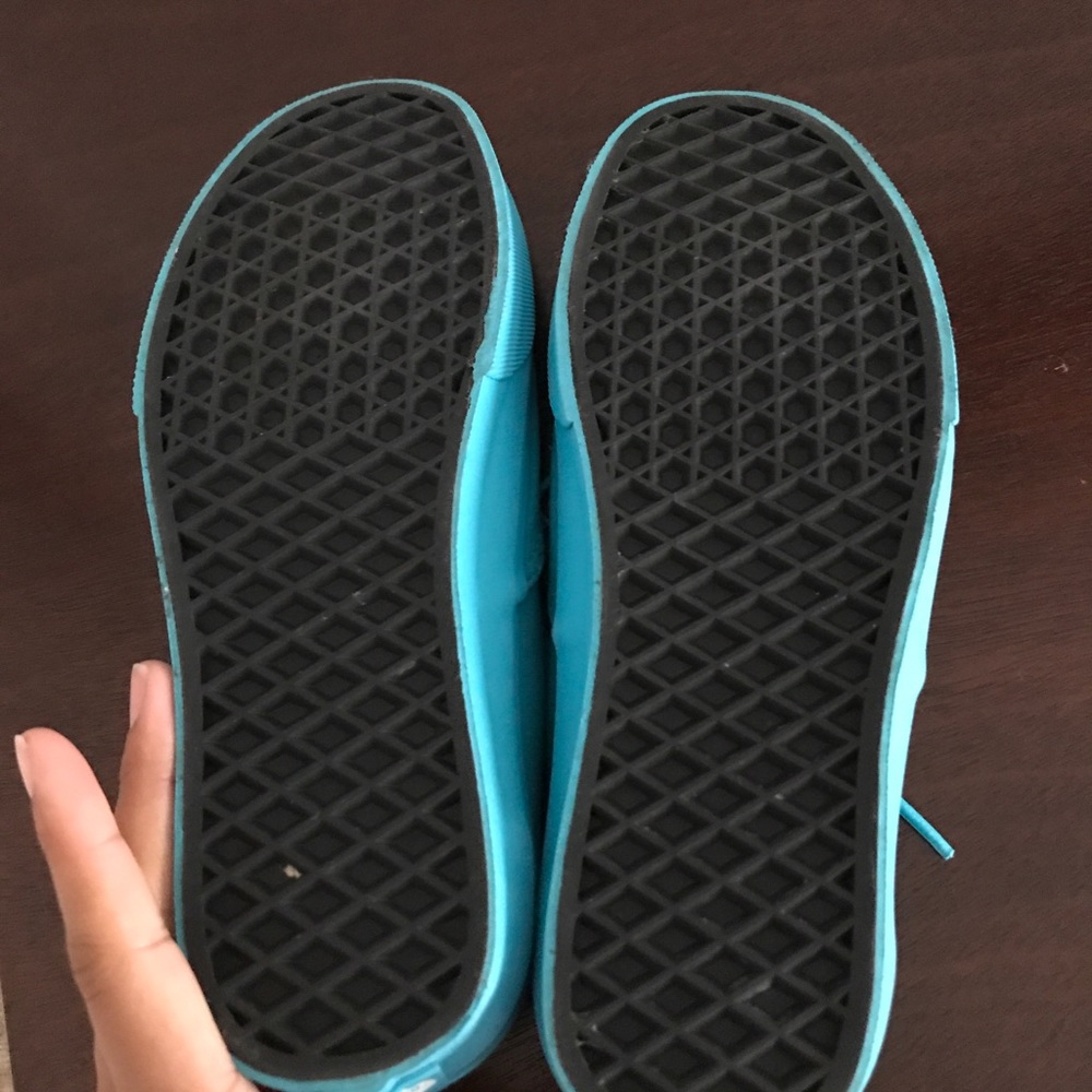 Vans - Picture 3 of 3