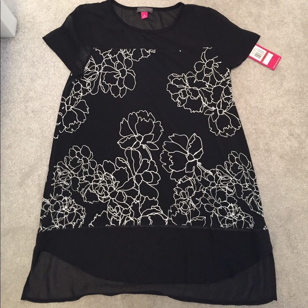 Black & White Vince Camuto Top - Size XS NWT