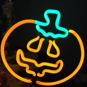 Meet your Posher, Lucy