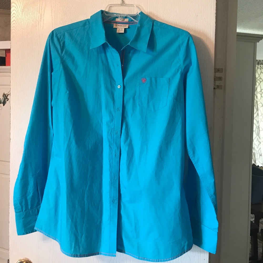 Women’s Ariat Button up shirt