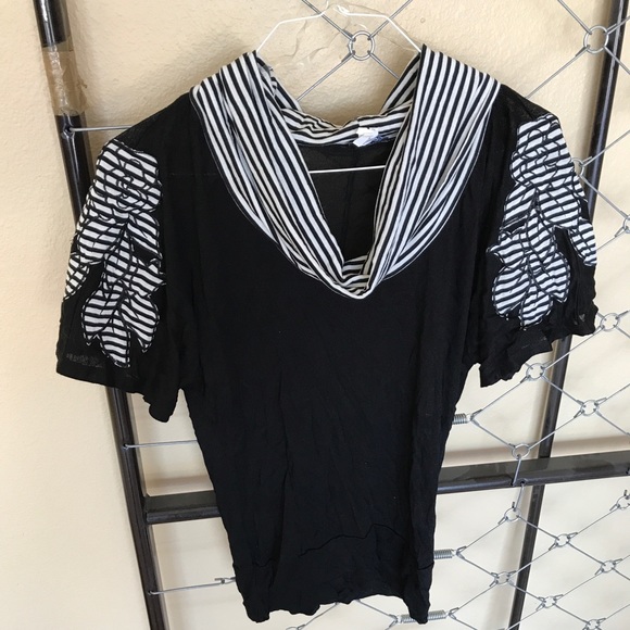 👚size M - Picture 3 of 5