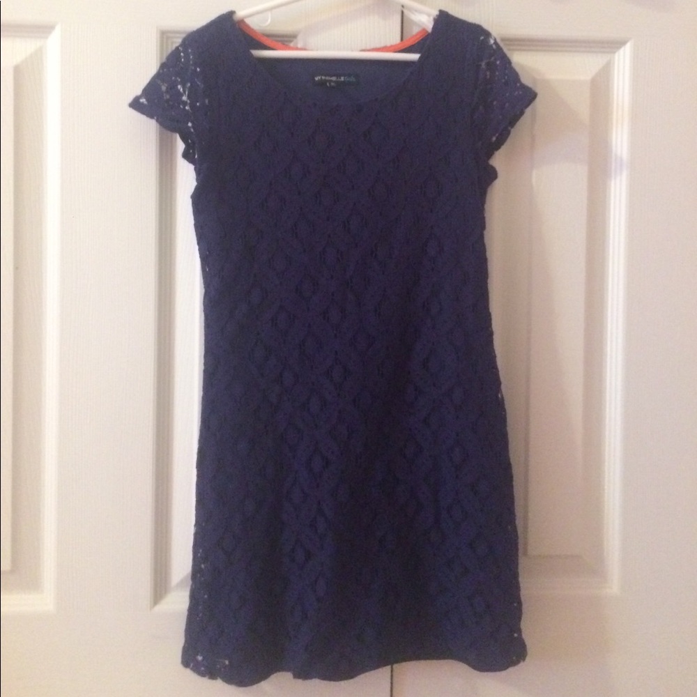 A very pretty dress for church or a nice outing.