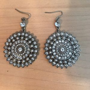 Dangling Round stone earrings