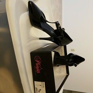 Shoe