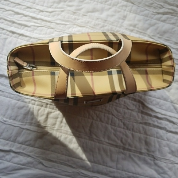 Mini Burberry Tote - Picture 3 of 8