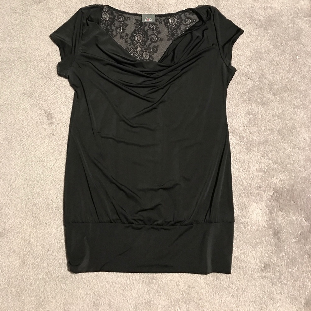 Black lace back top 🖤