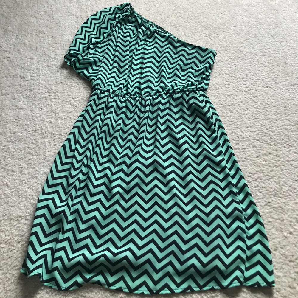 Chevron one shoulder dress