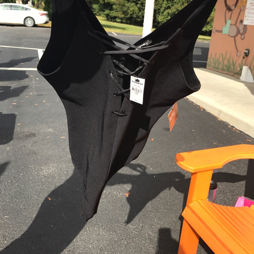 Size L Express black bodysuit
