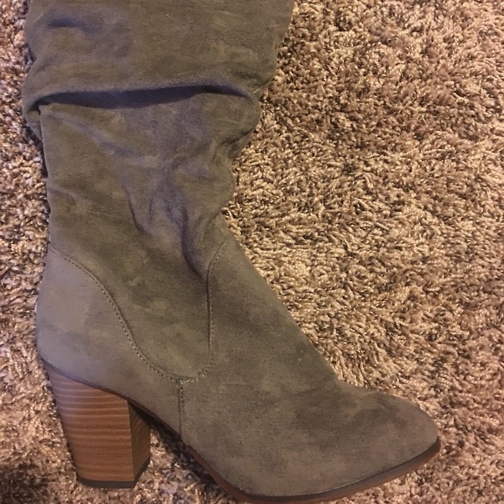 Heeled boots