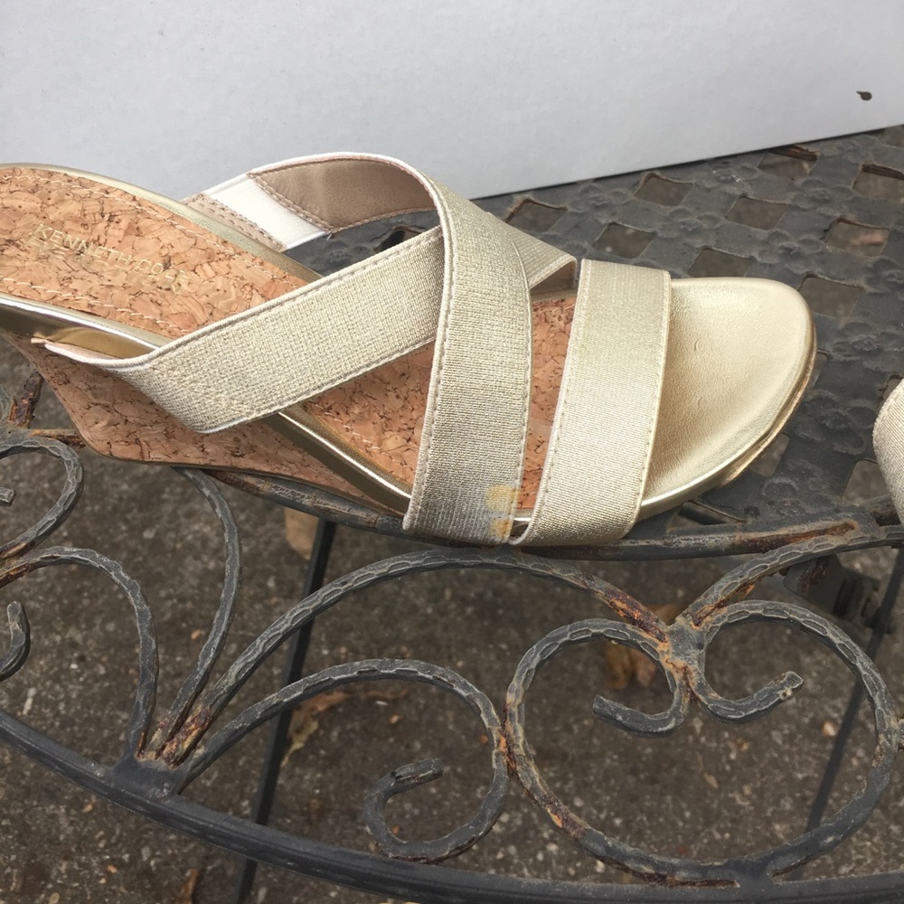 Kenneth Cole Reaction gold cork wedges - Picture 3 of 4