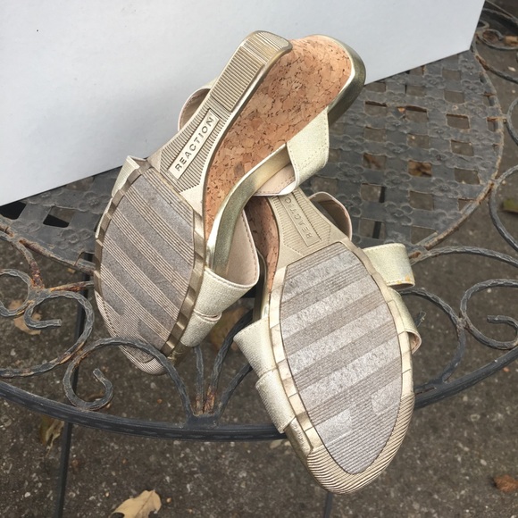 Kenneth Cole Reaction gold cork wedges - Picture 4 of 4