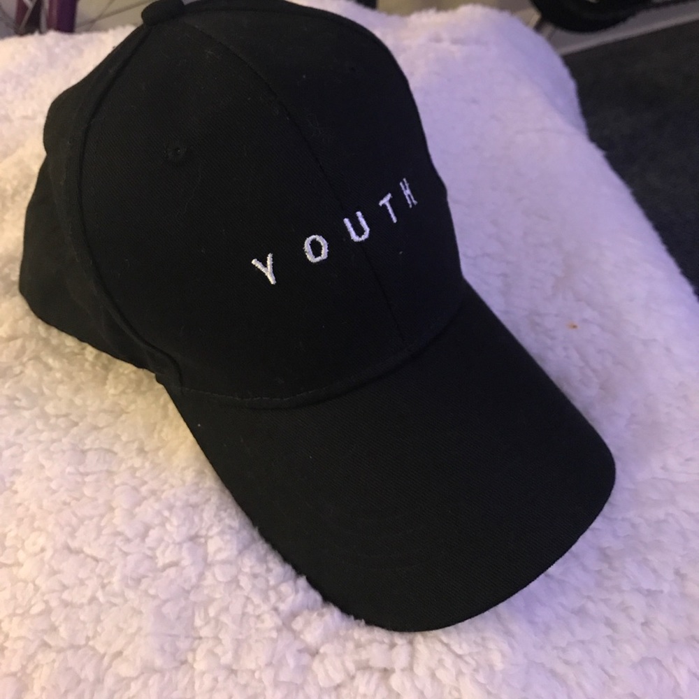 Hat - Picture 2 of 4