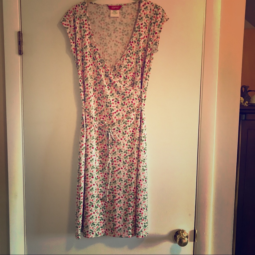 Adorable Esprit Wrap Style Dress with 🍓🍓🍓