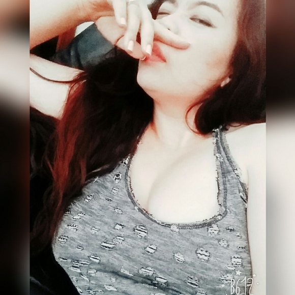 Meet your Posher, Luchia - Picture 1 of 1