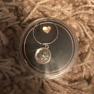 Wired adjustable ring