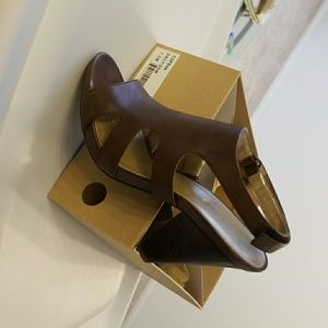 Shoe