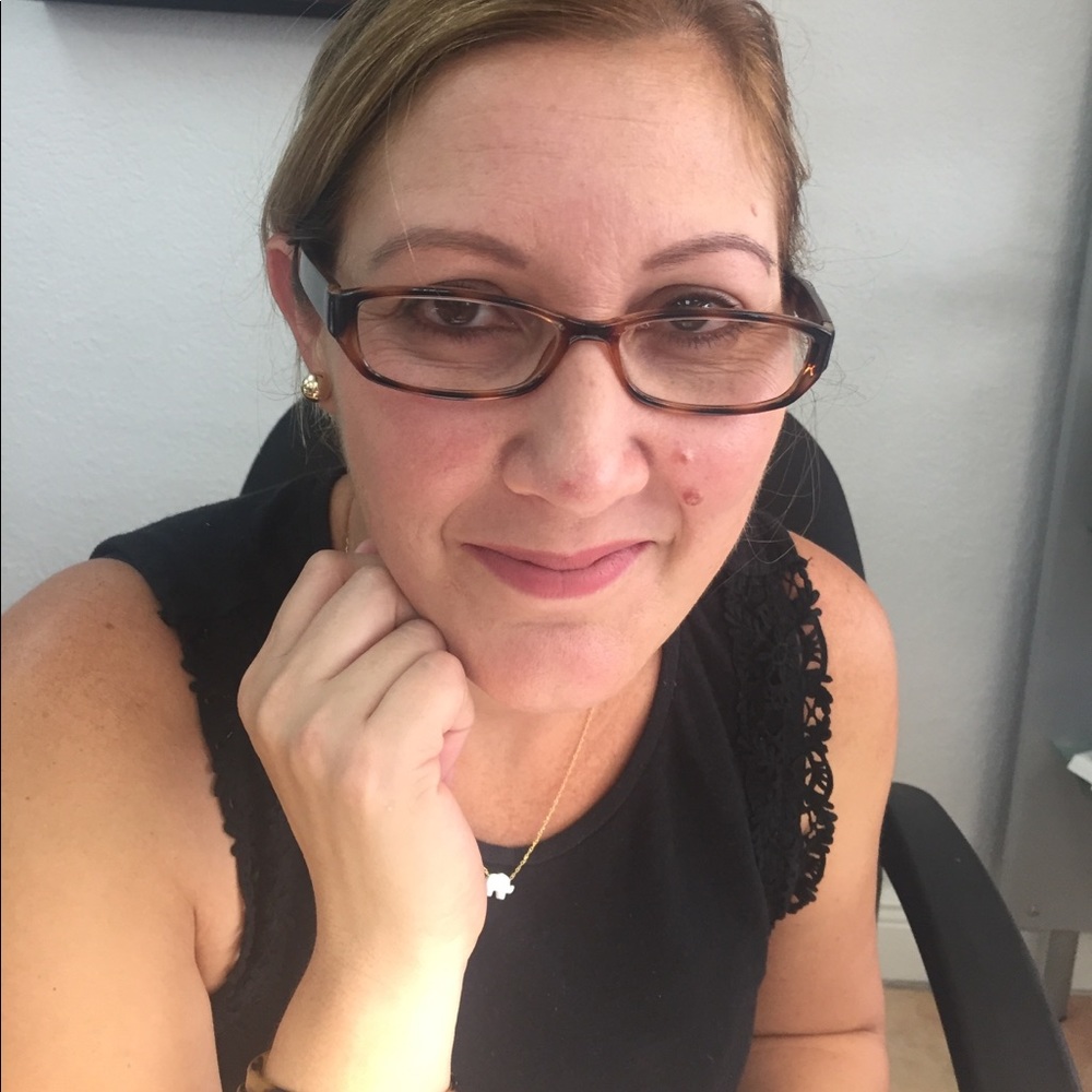 Meet your Posher, Mislene