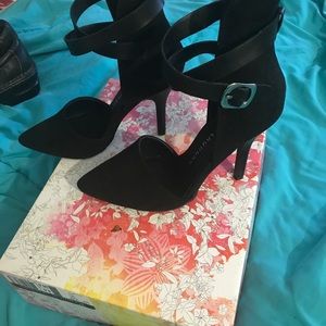 Women's Chinese Laundry black heels