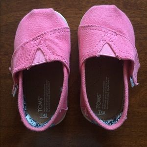 Pink Toddler Toms💗