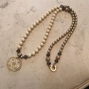 Premier Designs Reversible Gold/Bead necklace