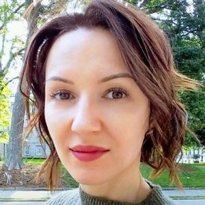 Meet your Posher, Magdalena