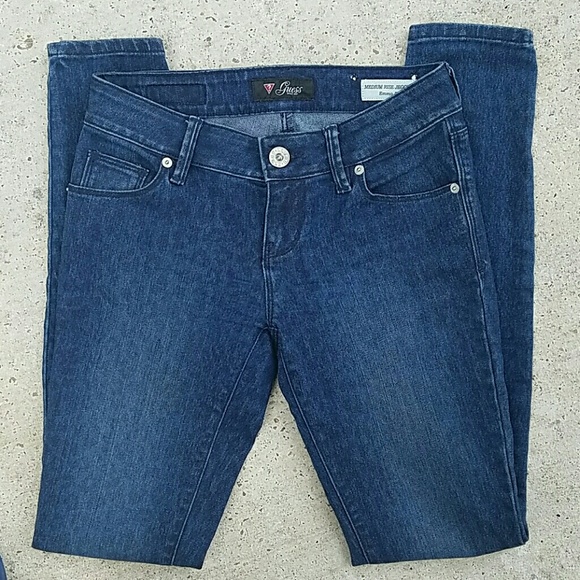 Guess Jeans - Picture 2 of 3