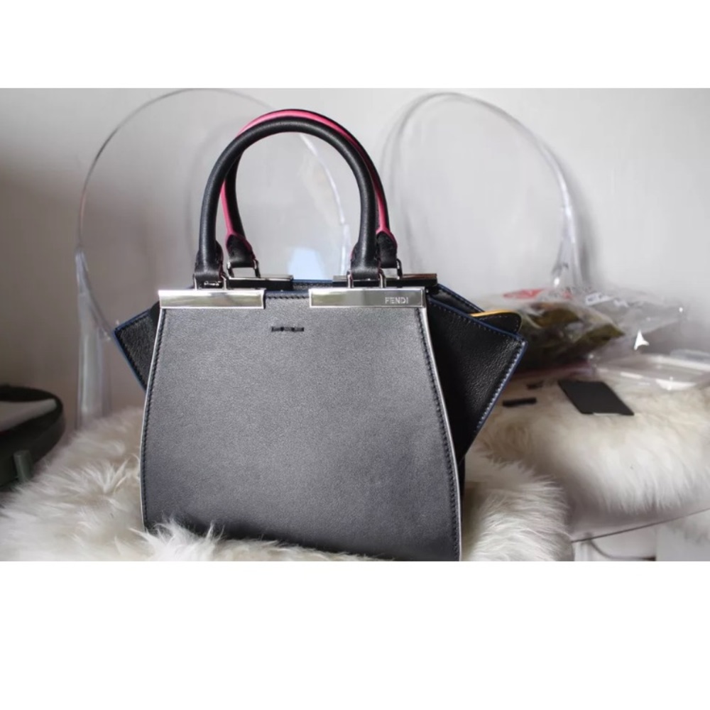 Mini fendi 3jours . Very cute❤️