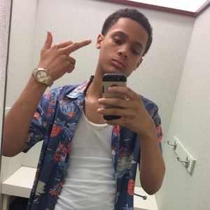 Meet your Posher, Cameron