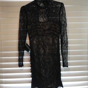 Bebe long sleeve lace ruched dress