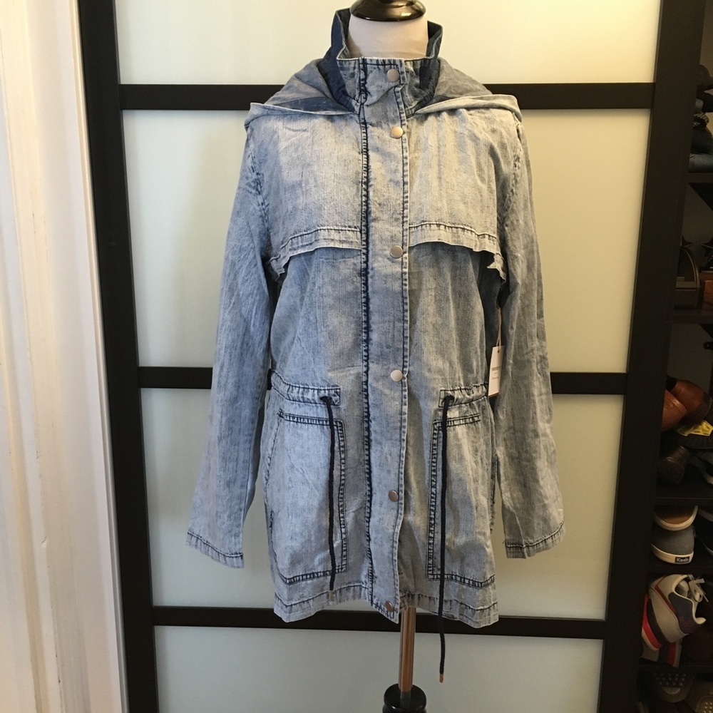 Forever21 Denim Chambray Lightweight Jacket