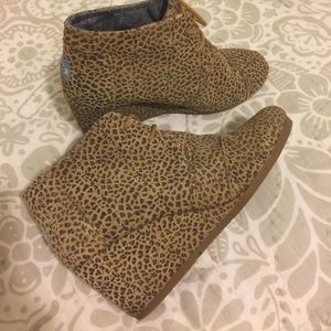 Toms Leopard Desert Boots