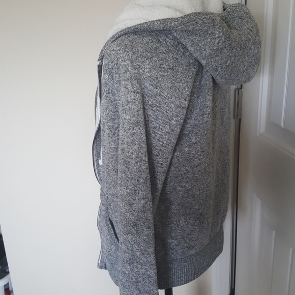 Zip-up jacket - Picture 2 of 4