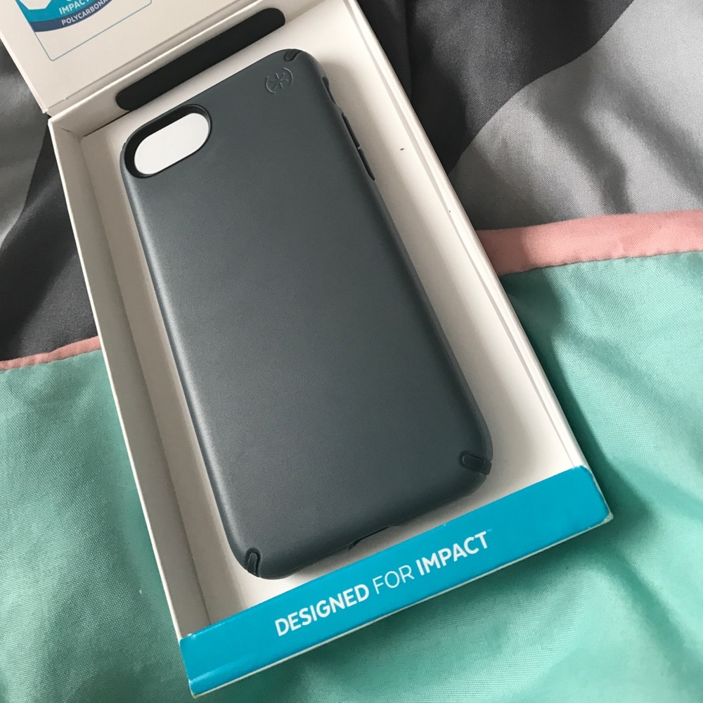 SPECK Presidio iPhone 7 Case