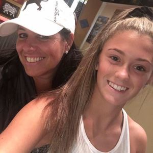 Meet your Posher, Holly