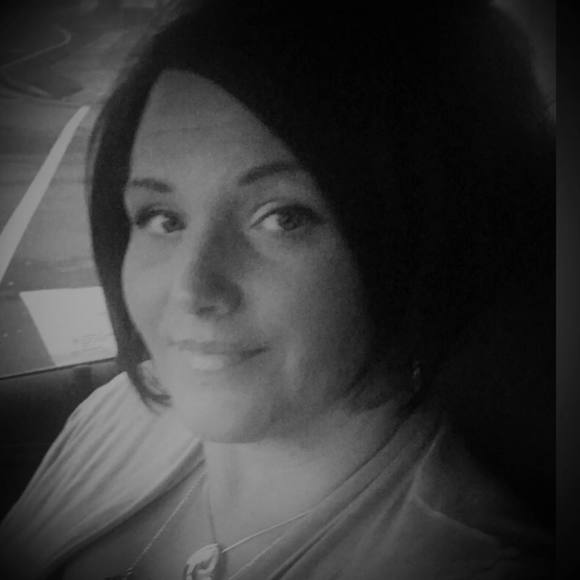 Meet your Posher, Paula - Picture 1 of 1