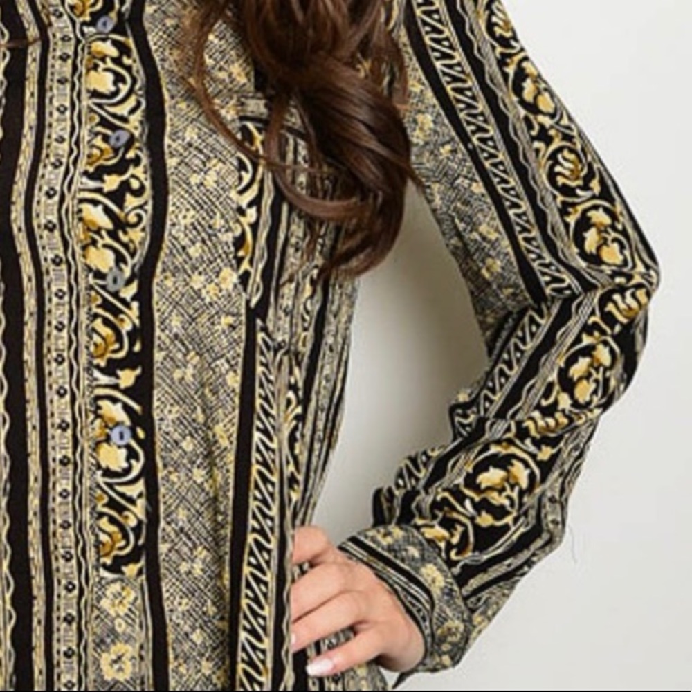 Hi-Lo Button Down Printed Top - Picture 3 of 8