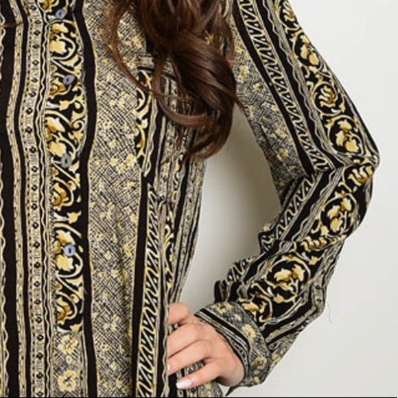 Hi-Lo Button Down Printed Top - Picture 3 of 8