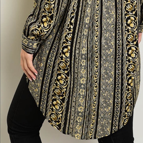 Hi-Lo Button Down Printed Top - Picture 7 of 8